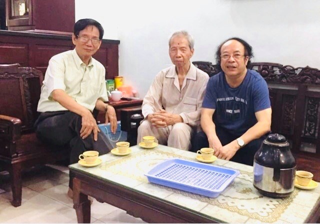LẶNG LẼ TRẦN HỮU TÁ 